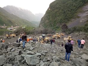 四川宜宾山体滑坡救援现场：生命至上的感人瞬间