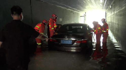 一家三口返程途中丈夫离奇失踪，10小时后惊现高速路桥下