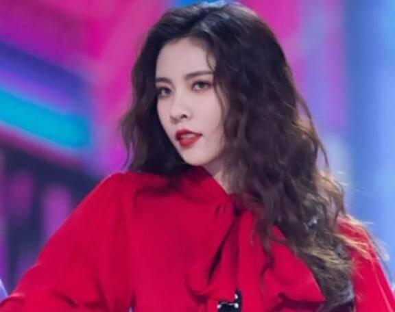 浪姐6名单大揭秘：电竞女神、影视大咖齐上阵，谁将成为新女王？