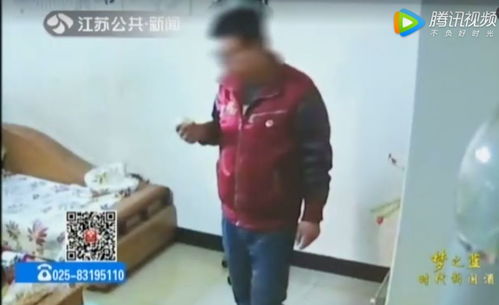 男子拽被子竟发现自家娃娃在里面，暖心故事让人笑中带泪