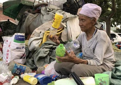 88岁老人卖废品不够标准，老板仍买下：人性的温暖在这一刻闪耀