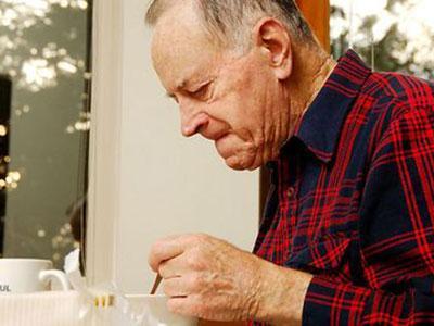 泰国老人被家人确认去世后突然苏醒：奇迹背后的震撼故事