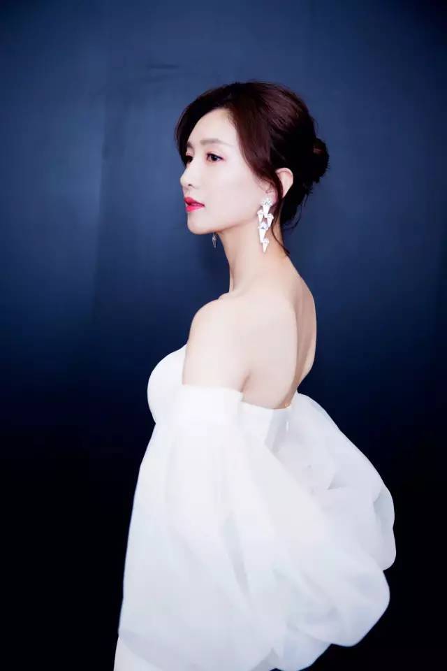 韩梅滑出1分15秒85！中国速度滑冰的骄傲