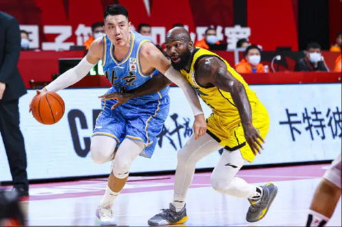 CBA俱乐部杯：洛夫顿准三双，上海大胜北京晋级决赛