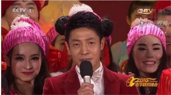 撒贝宁穿花袄cos春晚机器人，东北大秧歌与科技的完美碰撞