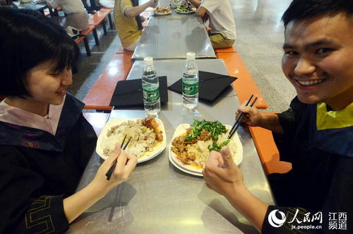 从广美毕业生到洗碗工：生活低谷中的逆袭故事