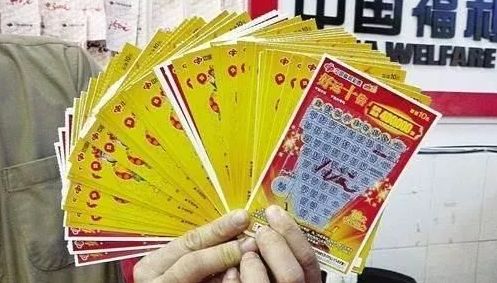 男子刮刮乐中25万淡定问店主能兑吗？真相竟是这样！
