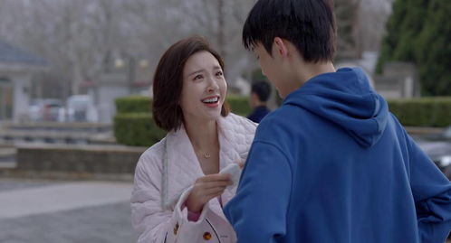 唐艺昕张若昀亲吻照曝光：真夫妻的甜蜜日常