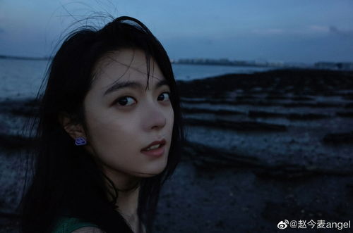 金智秀李洙赫牵手路透：甜蜜瞬间引爆微博之夜