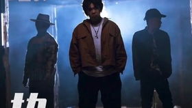 《唐探1900》：为一部电影建一座城，值不值得？