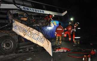 广西河池客运班车事故：破窗施救的惊魂一刻