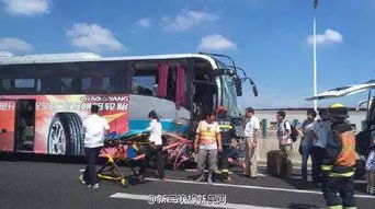 目击印度列车冲突：乘客因无法登车袭击列车，背后隐藏了哪些问题？