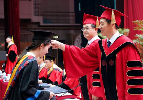 985毕业生送外卖正常吗？从个人视角看职业选择的多样性