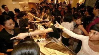 通宵买黄金的大妈们：一场财富与文化的狂欢