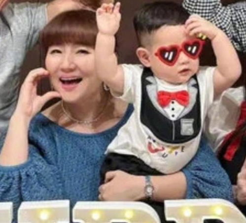 见证幸福：Selina带一岁儿子小腰果温馨生活点滴