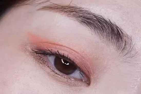 约会必备！教你轻松打造雅致清淡的眼妆