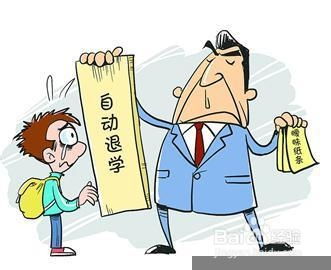 开学日的意外离别：男孩因女同学转学崩溃大哭