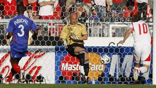 CB选手赛场刻字整活被扣工资：职业赛场上的规则与代价