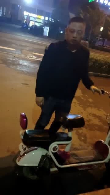 寒夜里的温暖：接孩子路上的酸甜苦辣