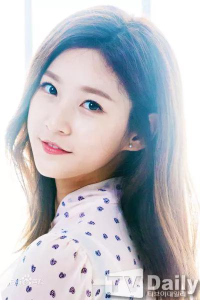 金赛纶意外离世：28岁女星的陨落，背后的故事令人深思