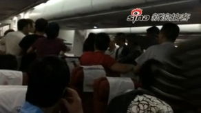 川航回应乘客在航班上昏迷后离世：一次生命的守护与反思