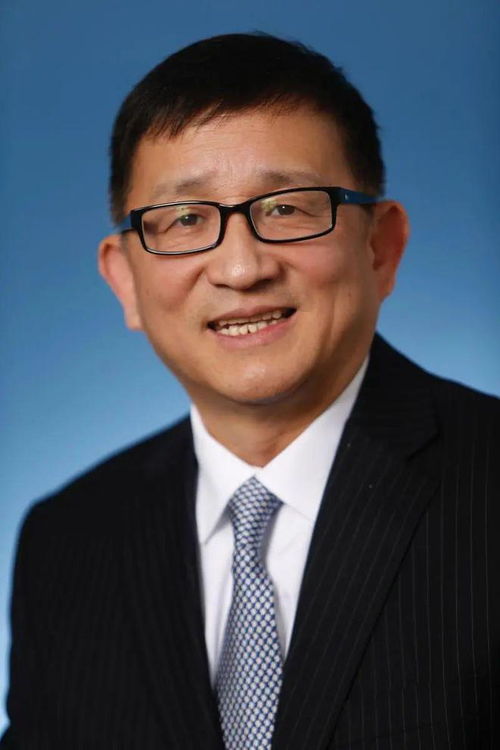 李成：从平凡到非凡，用文字书写人生的奇迹