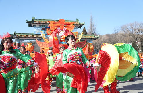 秧歌杂耍绘就幸福长卷：一场民间艺术的盛宴