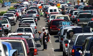 无人车逆行致堵车，司机看热闹被插队：自动驾驶的隐忧与人性考验