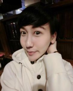 演员3问谁整容只有刘梓晨站起来：从蛇精男到争议焦点