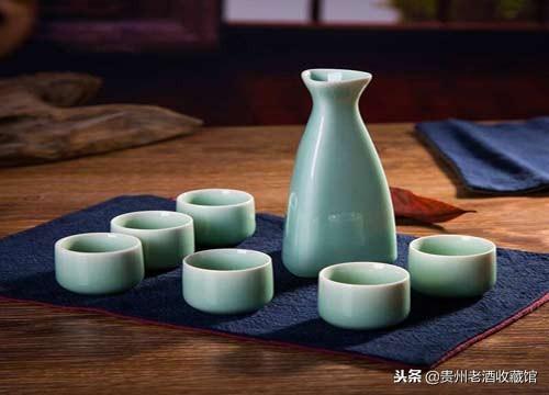 饮美酒论英雄：一场跨越时空的对话