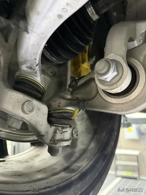 小米SU7“断轴”事件车主自曝：事故后饮酒，决定自费维修