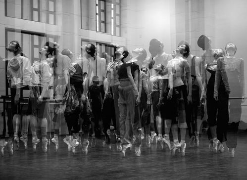 中央时隔6年再开民营企业座谈会，释放了哪些重要信号？