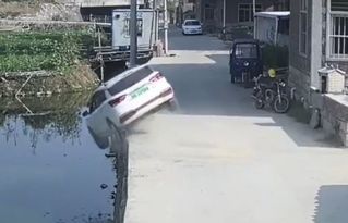 安徽亳州车辆坠河事故：村民施救背后的感人故事