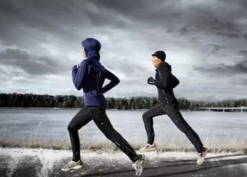 小伙因身体缺陷无法骑车跑步送外卖：自力更生的勇气与坚持