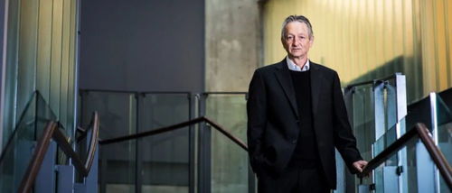 AI教父Hinton怒批万斯：无知的干预或让全人类付出代价