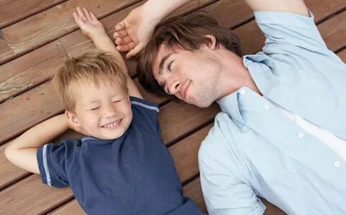 父亲透露金赛纶遭受严重心理创伤：童星陨落背后的真相