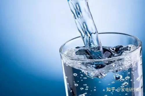 喝水的真相：水的酸碱度真能调节人体酸碱平衡吗？