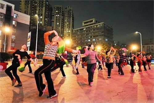 一位广场舞爱好者的傍晚时光