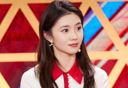 主持人介绍刘浩存：冉冉升起的明星，她的成长与争议并存