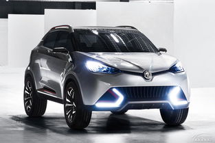 惊险瞬间：毒角SHOW记录美国高速SUV自燃事件