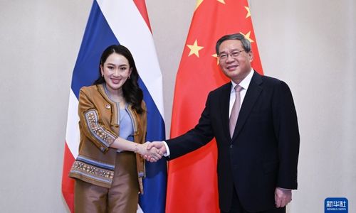 泰国总理佩通坦访华趣事：与女保镖的深情告别引发热议