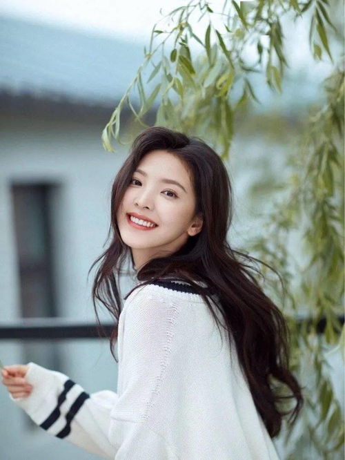 杨洋章若楠《雨霖铃》杀青合照：古装男神女神的巅峰对决