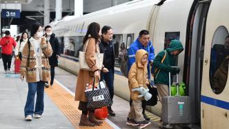 律师解读：火车行李坠落致孕妇早产，责任如何划分？