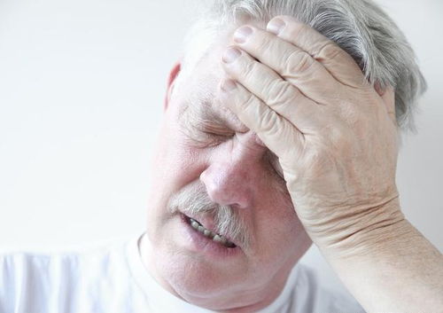 挖鼻孔竟引发动脉血管破裂？这个习惯真的要改了！