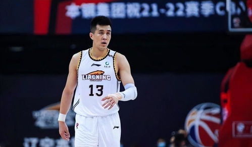 郭艾伦眼睛缝了四十多针：球场硬汉的坚韧与不屈