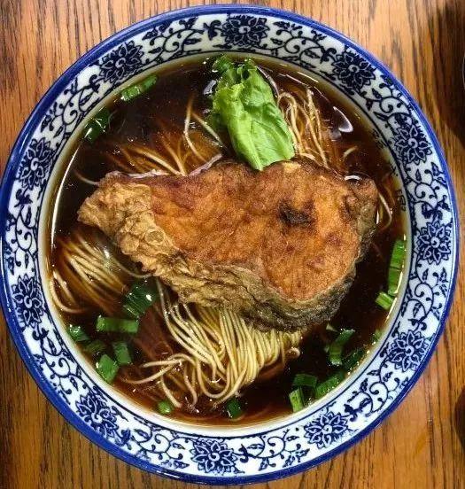 震惊！丈夫因家暴灌面汤致妻子窒息死亡，背后真相令人深思