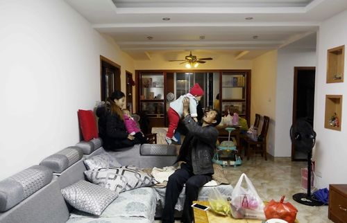 老汉4套房卖16次：他的生活远比你想象的复杂