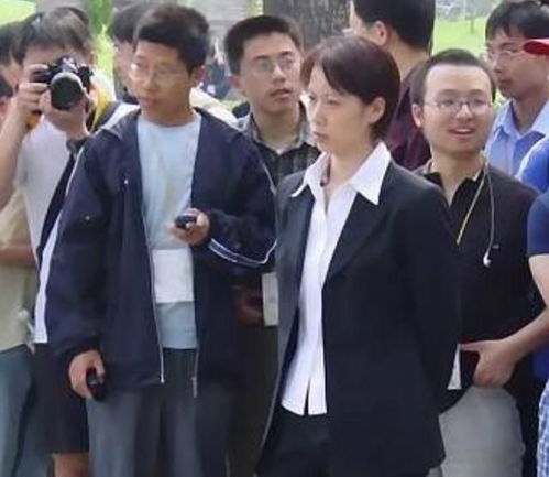 泰国总理提到中国女保镖走红背后：安全问题与文化现象