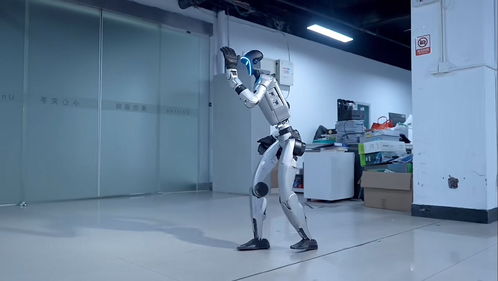 宇树机器人G1算法升级：街舞达人还是你的舞伴？