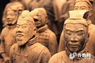 哈尔滨冰雪大世界里的兵马俑奇观：冰与历史的完美邂逅